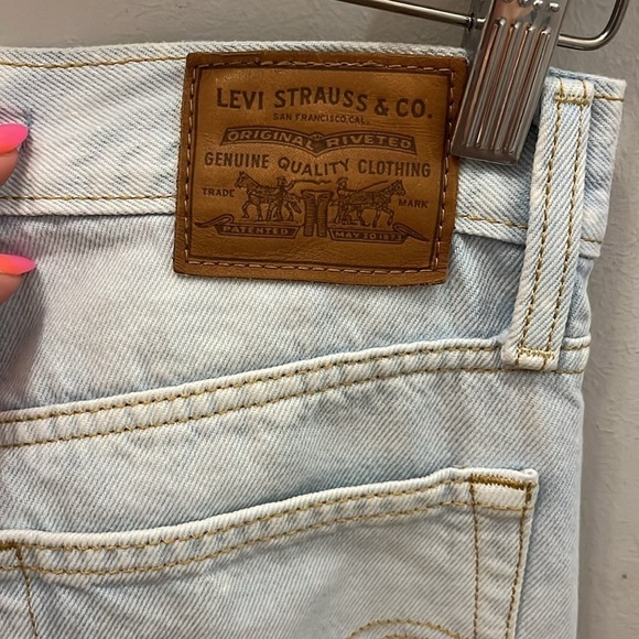 Levi’s Premium Wedgie Straight Jeans Light Blue Bleached Size 25 Button Fly - Picture 5 of 13